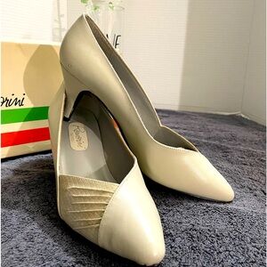 Romorini Women’s Leather Pumps, pointed toe style, 3 inch heels, size 9M. New.